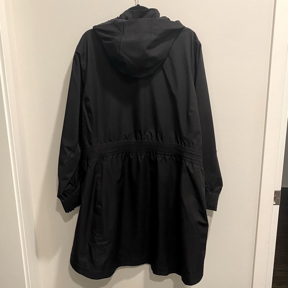 Athleta Rainout Sutro Long Trench Coat in Black - Plus Size 3X - Picture 5 of 9